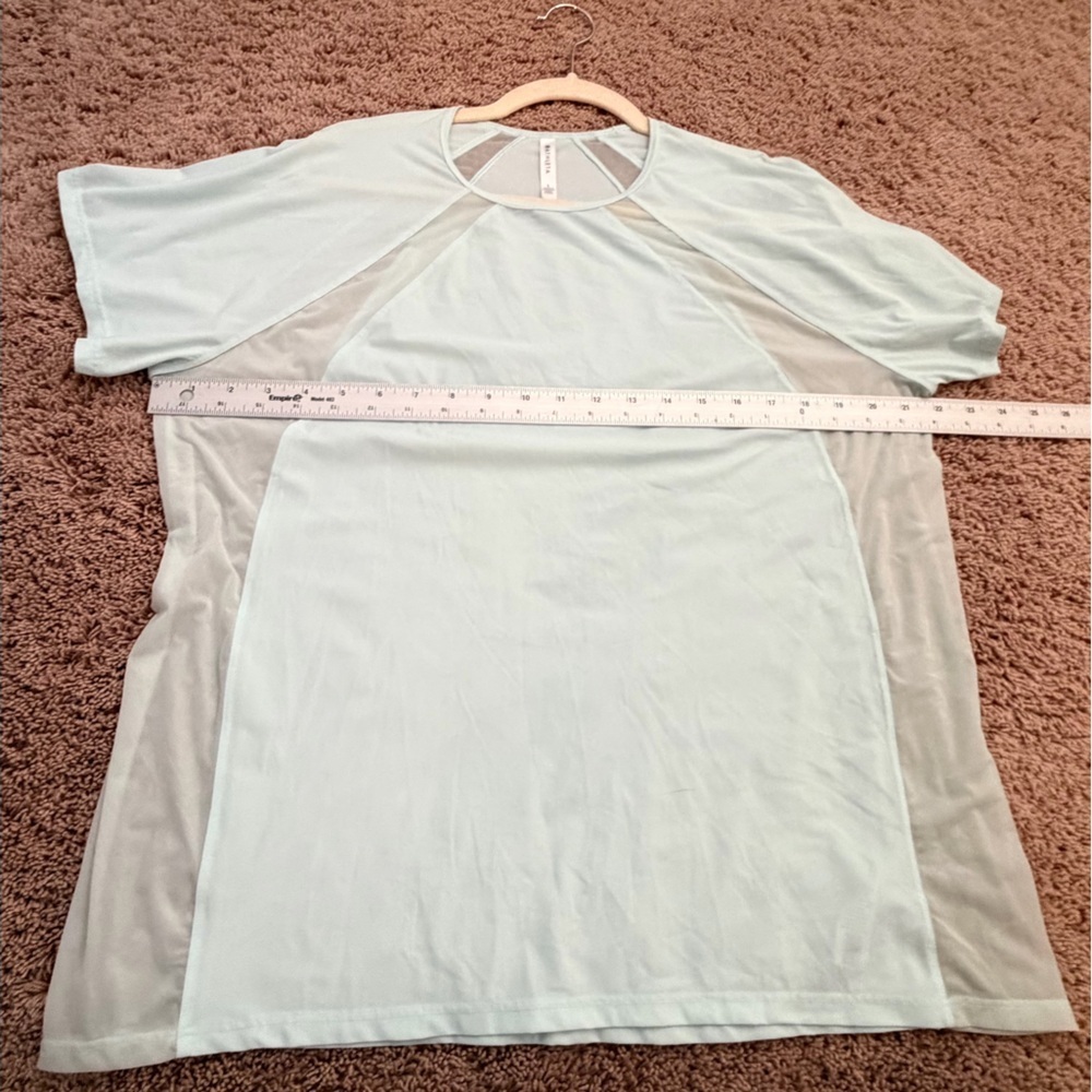 Large ATHLETA Ultimate Hybrid Athletic Workout Tee Oasis Blue Pale Mint top - Picture 12 of 13
